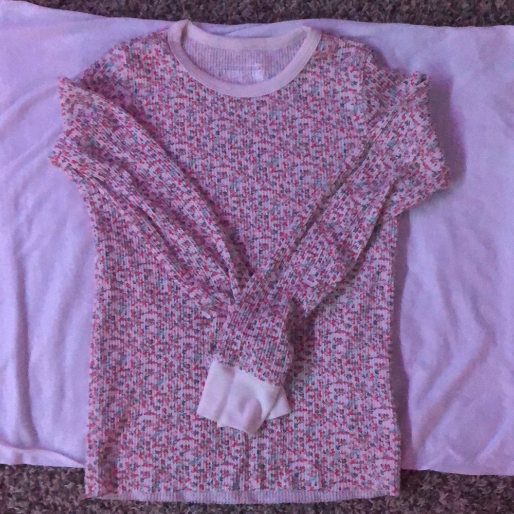 Floral print long sleeve American Eagle shirt.